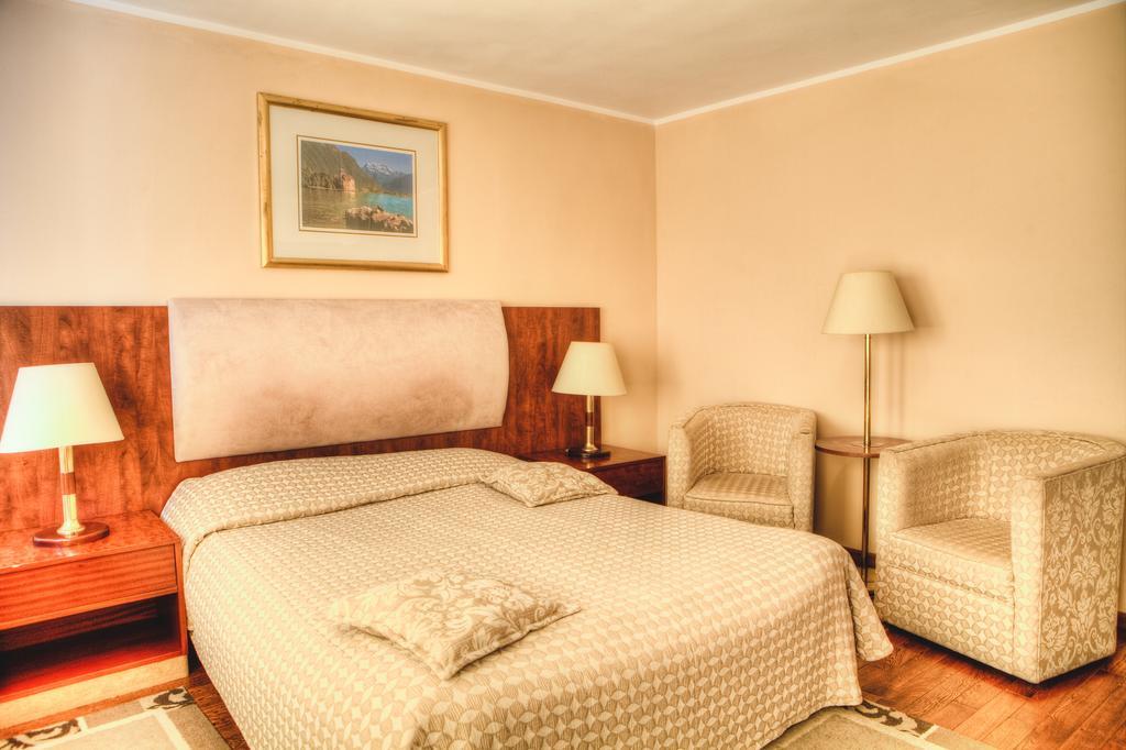 Vila Pinul Si Mesteacanul Hotel Пояна Брашов Екстериор снимка