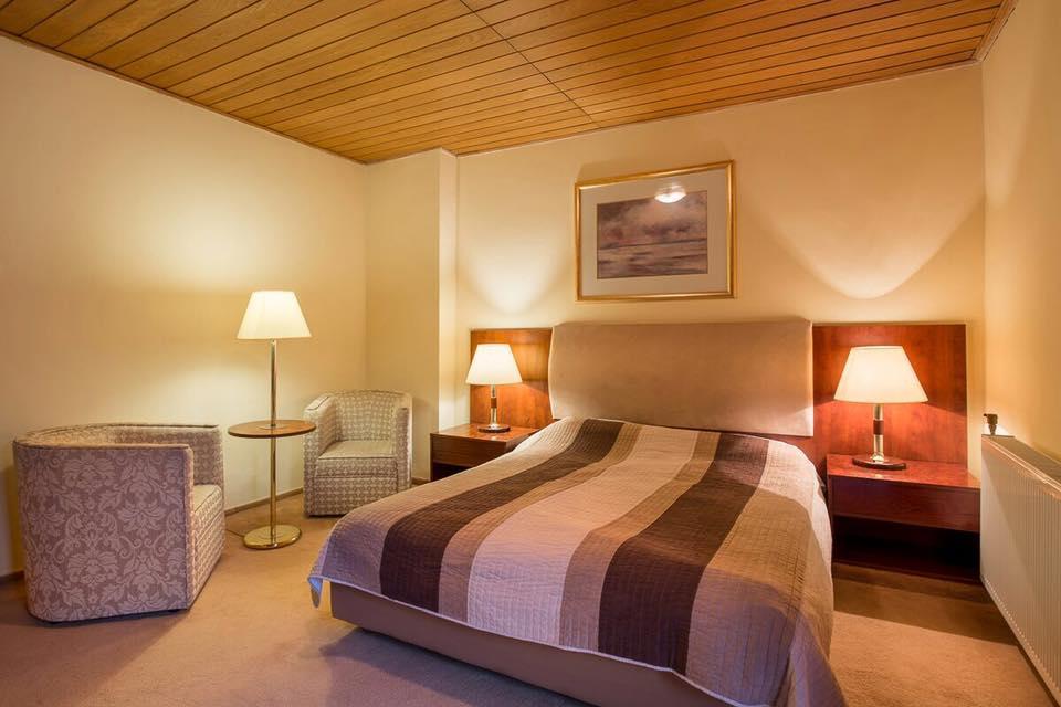 Vila Pinul Si Mesteacanul Hotel Пояна Брашов Екстериор снимка