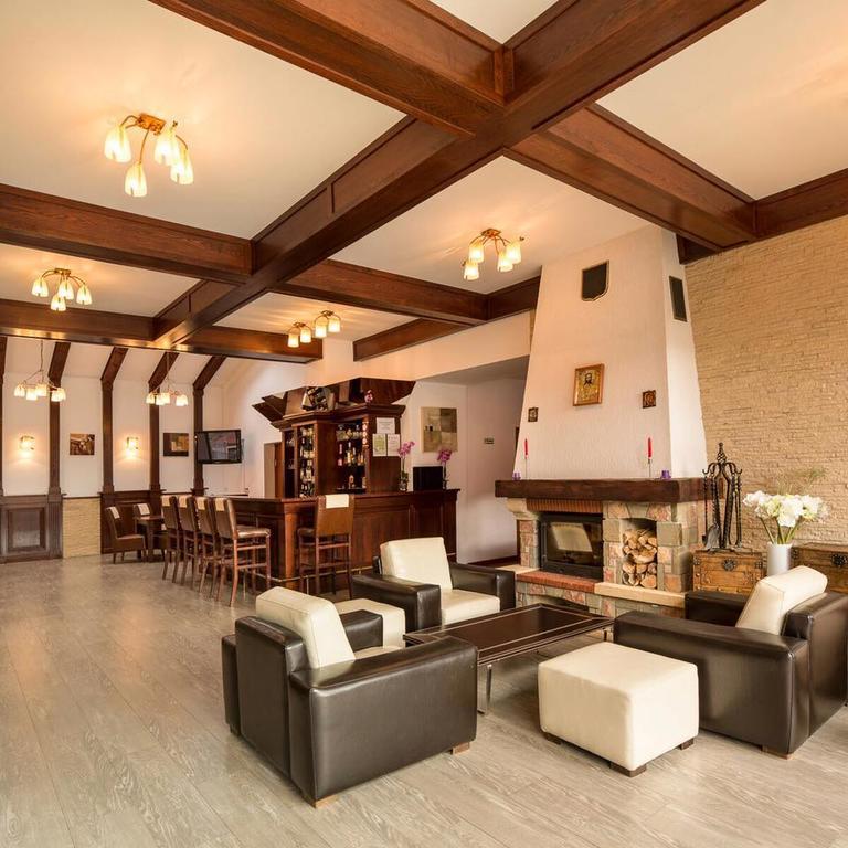 Vila Pinul Si Mesteacanul Hotel Пояна Брашов Екстериор снимка