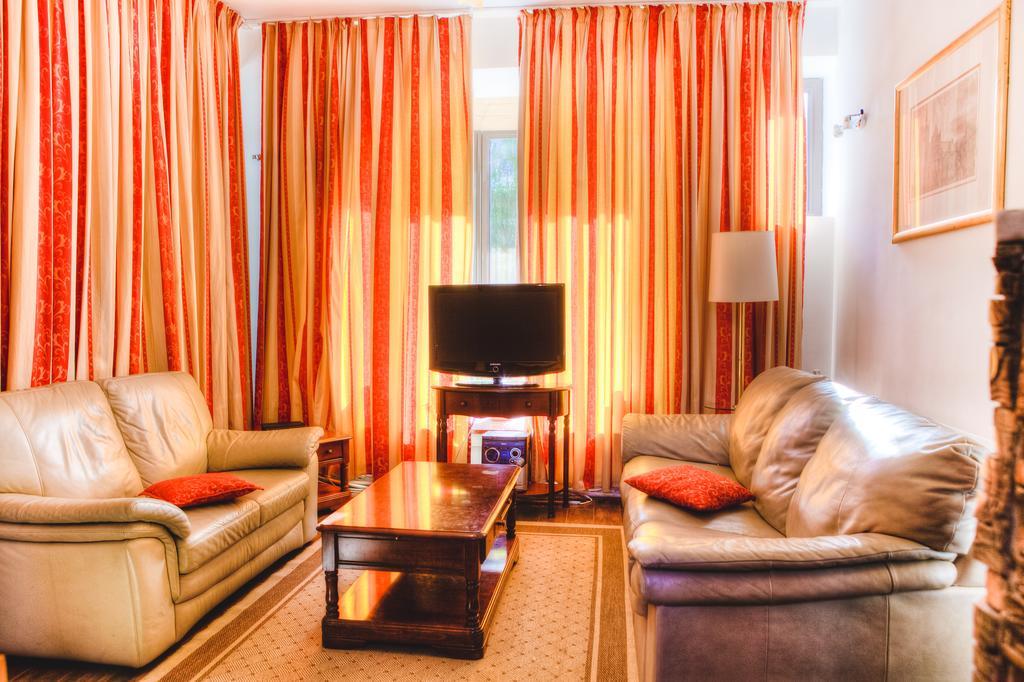Vila Pinul Si Mesteacanul Hotel Пояна Брашов Екстериор снимка